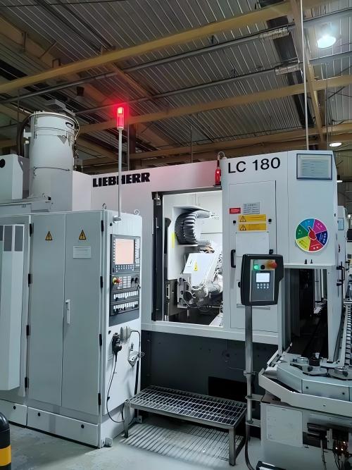 Gear hobbing machine Y3180H precision hobbing